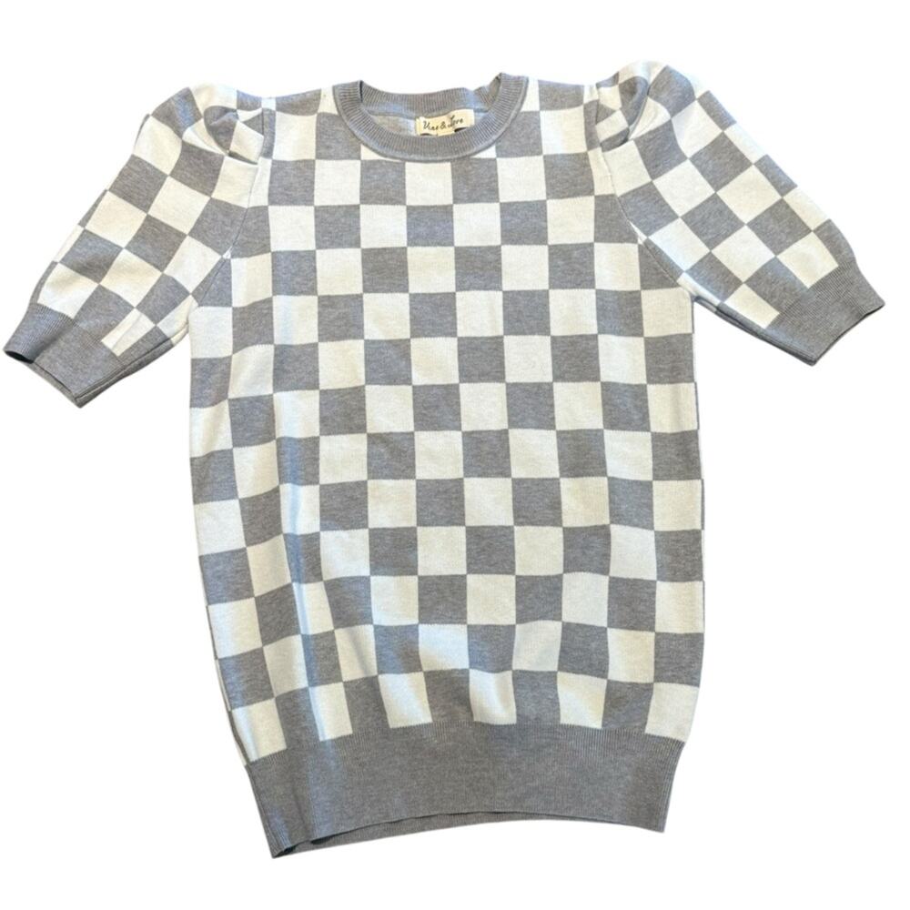 Vine & Love Women’s Large Short Sleeve Checkered Sweater in Gray and White